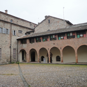 Chiostro-abbazia_EN